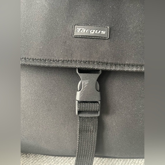 Targus Black and Gray Laptop Bag with Front Flap Closure - Picture 2 of 16